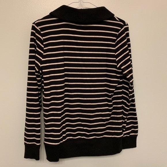 Banana Republic Light Weight Sweater - Picture 2 of 4
